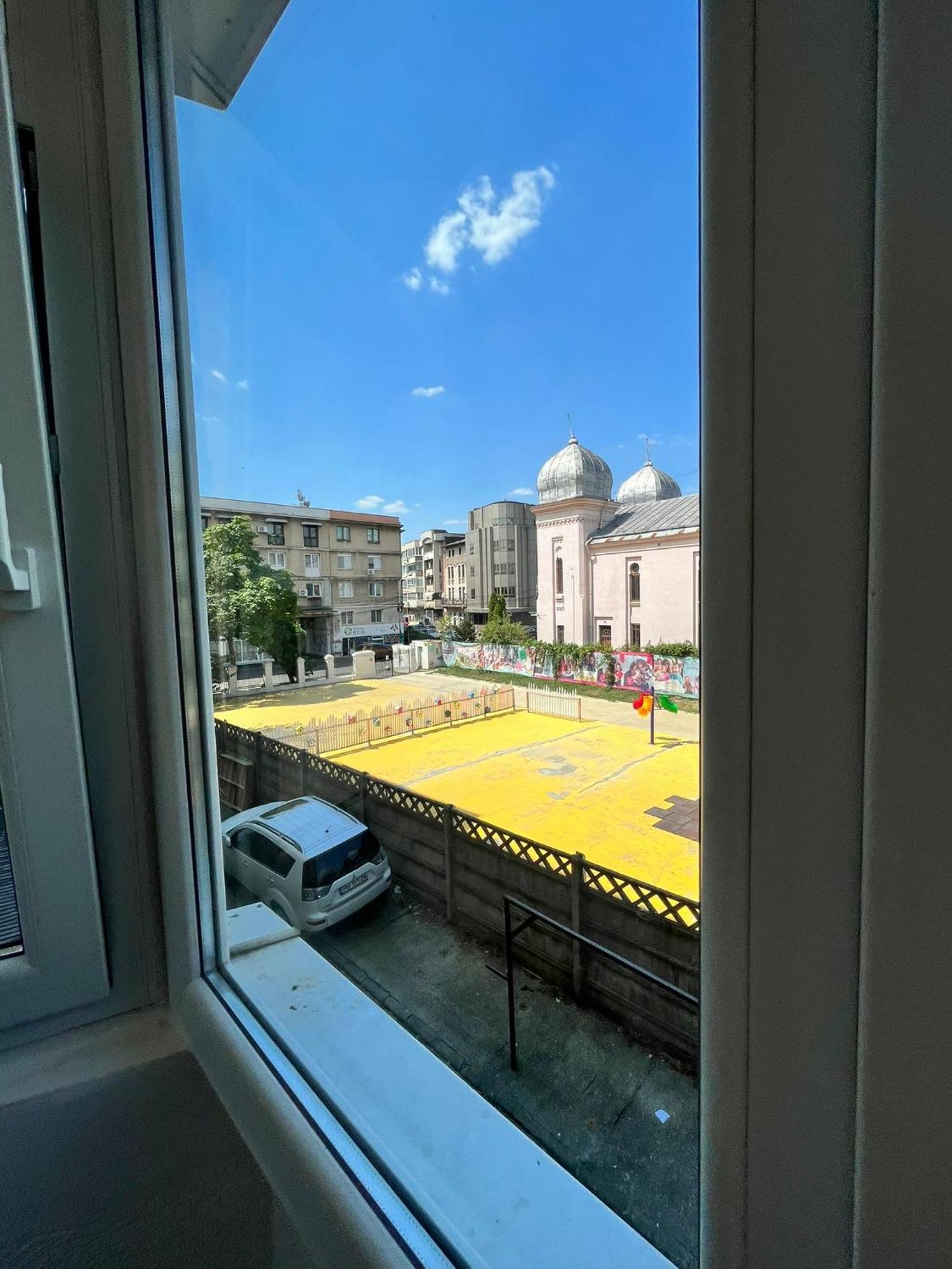 Picadilly Apartment Ploieşti Exteriör bild